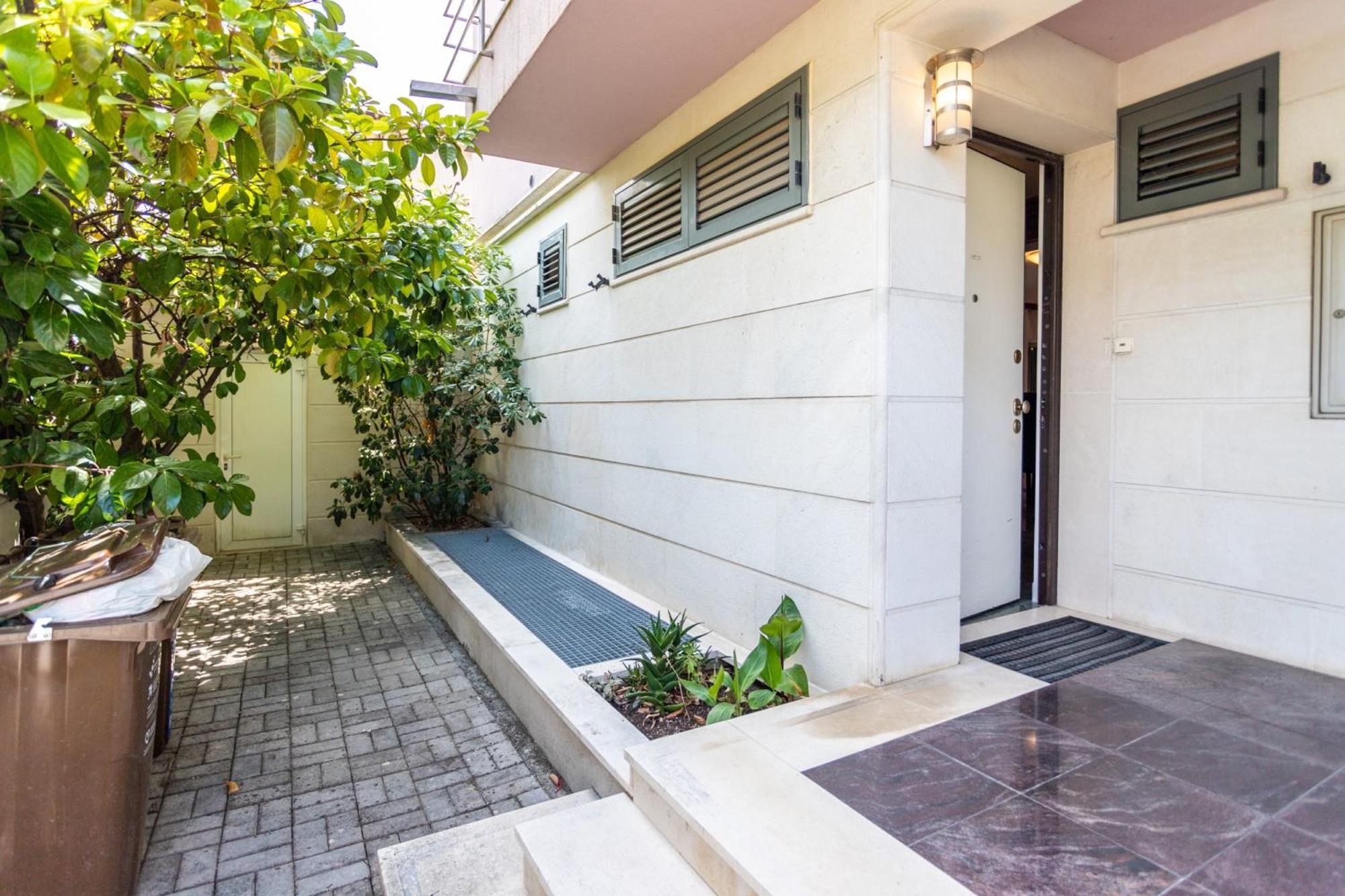 Villa Violeta With The Sea View, 3 Min Walk To The Beach Split Bagian luar foto