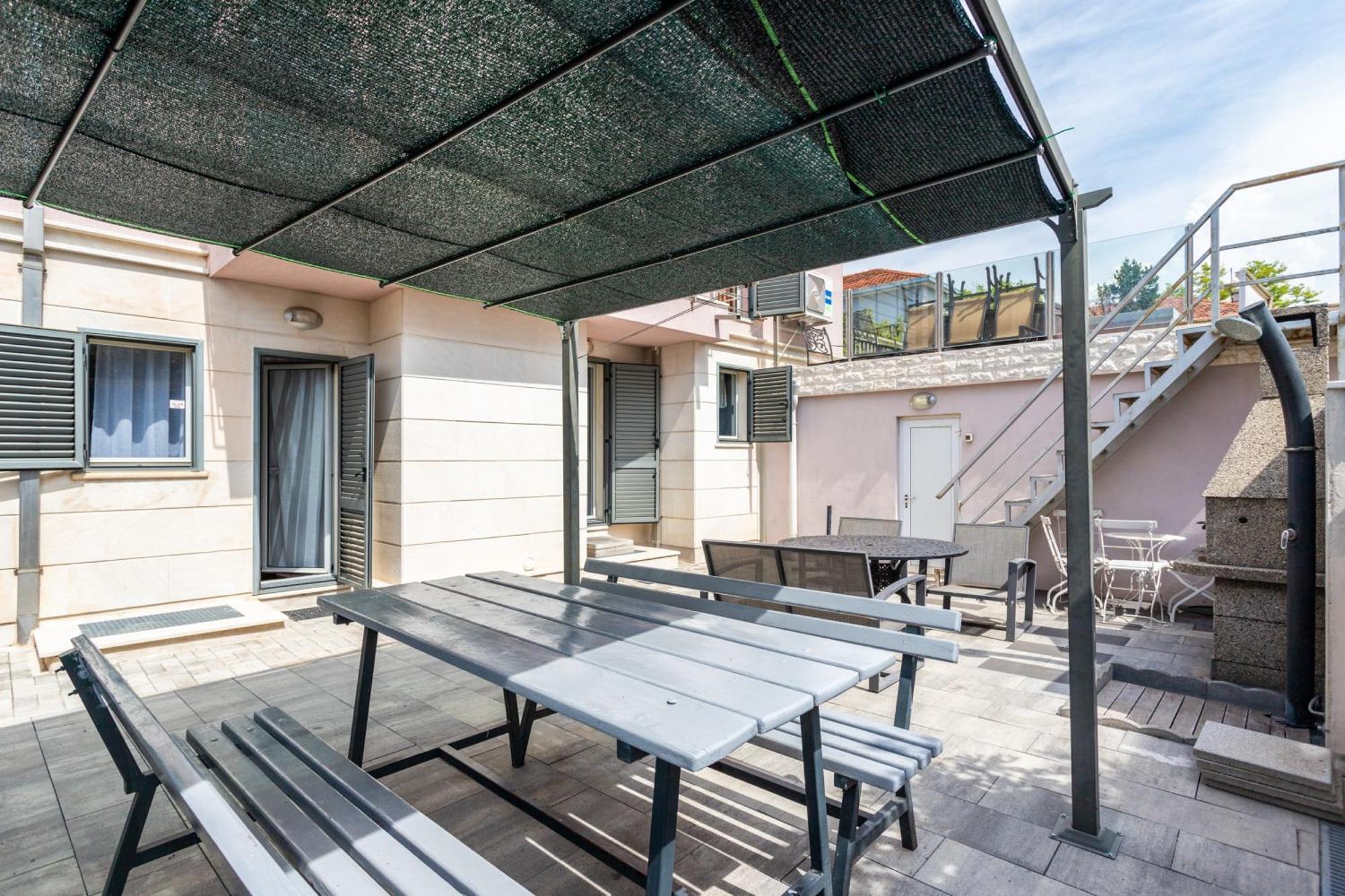 Villa Violeta With The Sea View, 3 Min Walk To The Beach Split Bagian luar foto