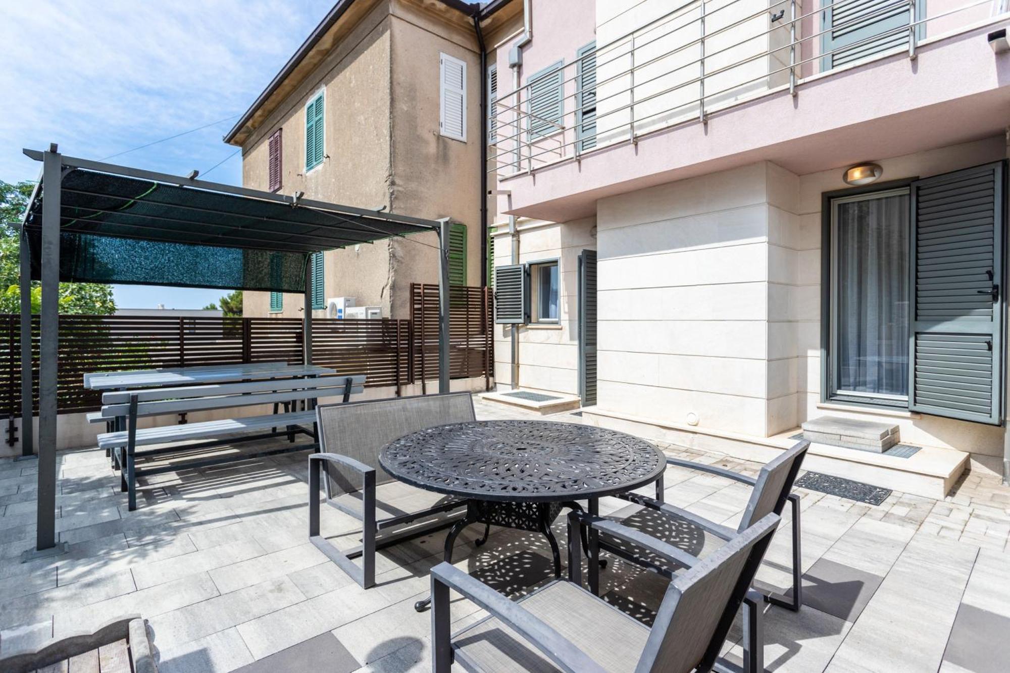 Villa Violeta With The Sea View, 3 Min Walk To The Beach Split Bagian luar foto