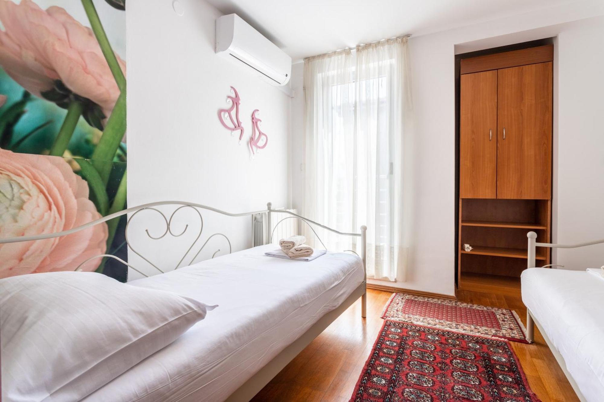 Villa Violeta With The Sea View, 3 Min Walk To The Beach Split Bagian luar foto