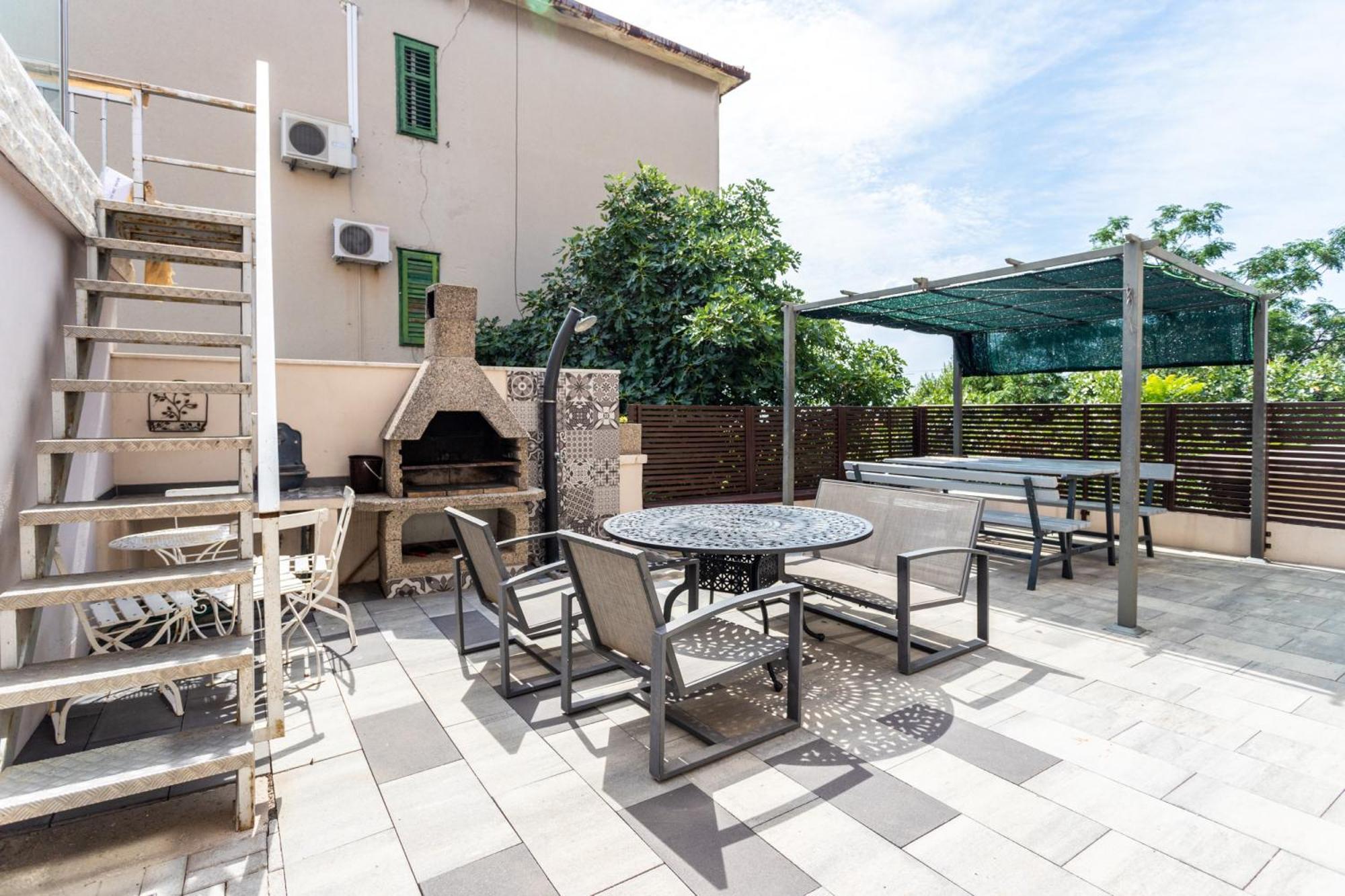 Villa Violeta With The Sea View, 3 Min Walk To The Beach Split Bagian luar foto