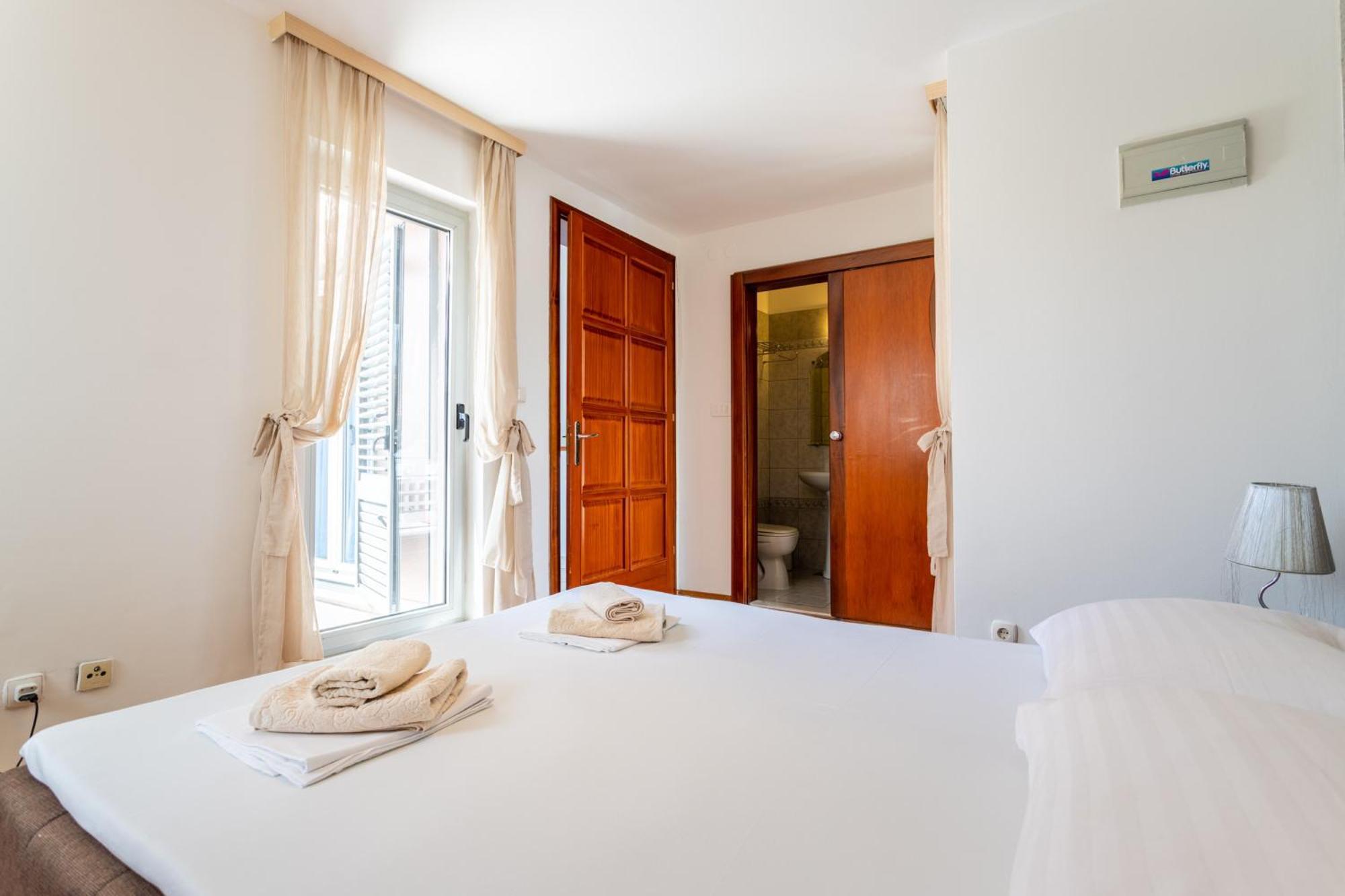 Villa Violeta With The Sea View, 3 Min Walk To The Beach Split Bagian luar foto