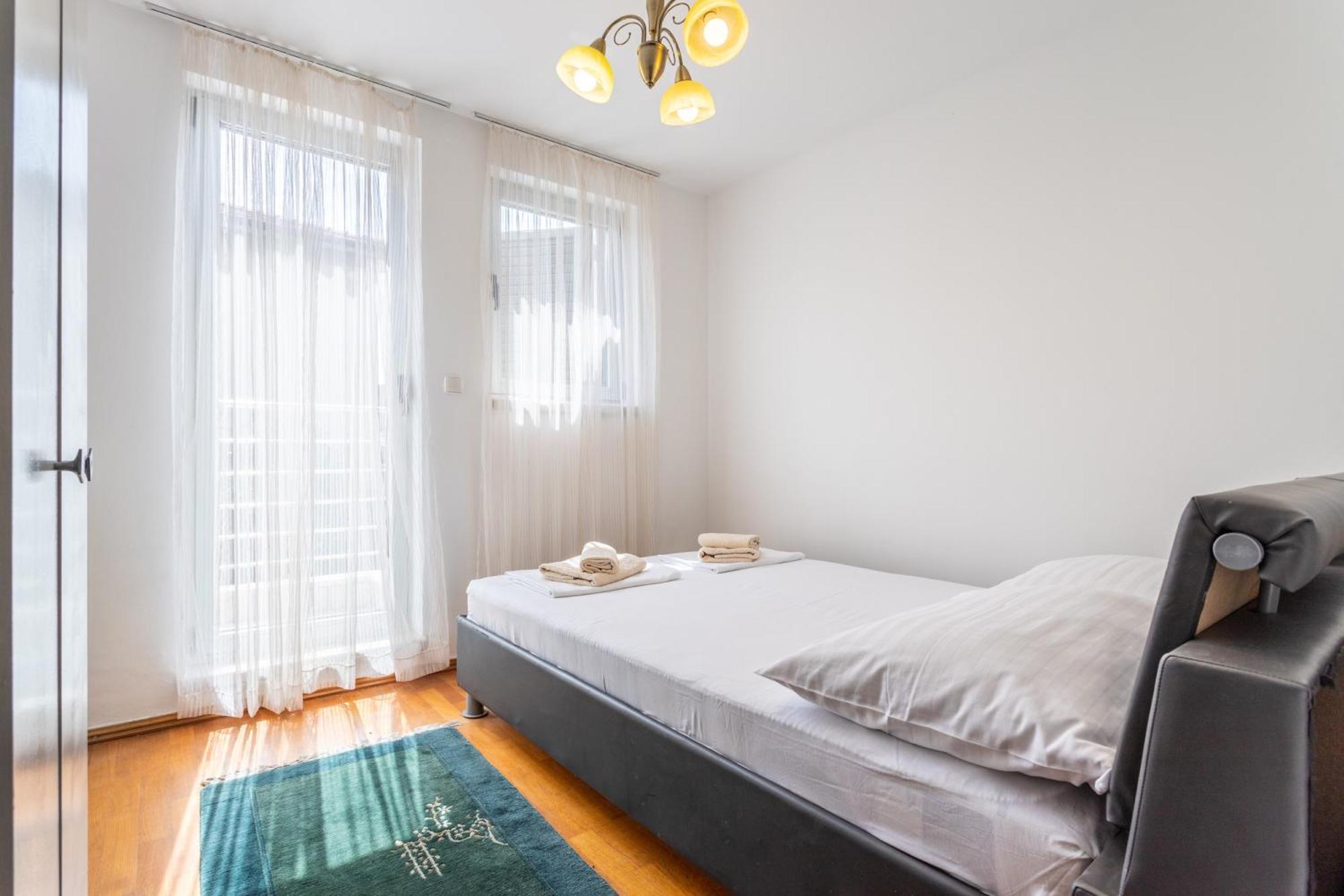 Villa Violeta With The Sea View, 3 Min Walk To The Beach Split Bagian luar foto