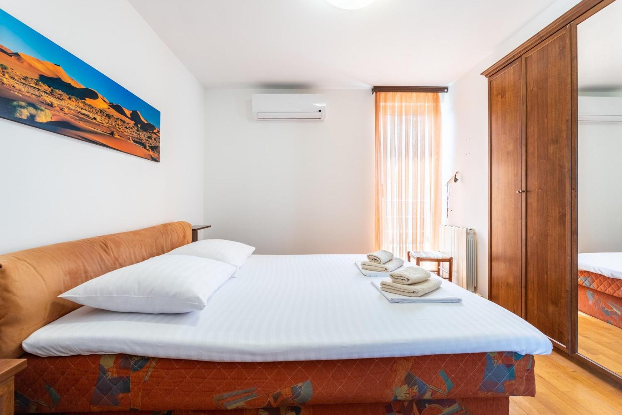 Villa Violeta With The Sea View, 3 Min Walk To The Beach Split Bagian luar foto